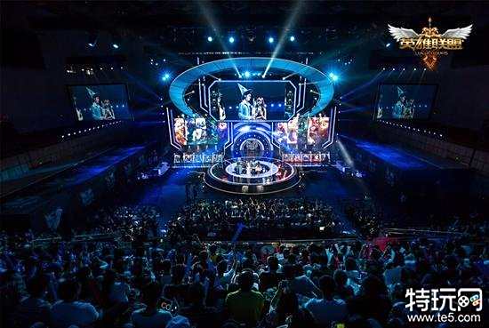 在冬窗前后 在冬窗前后