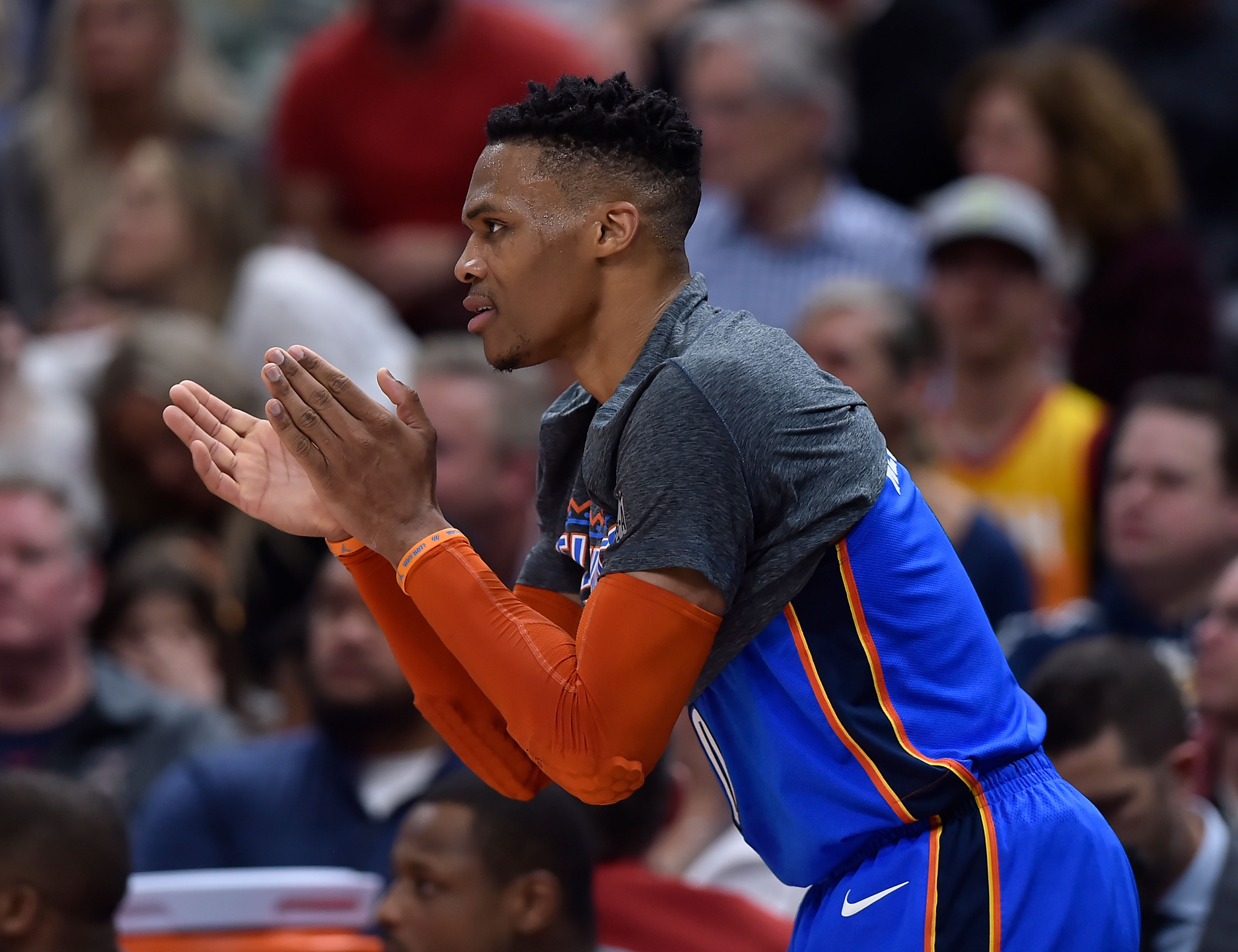 先以边路引 先以边路引